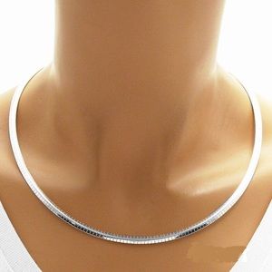 *Just sold* Italian Omega Choker. 925 silver. 16”. Excellent condition